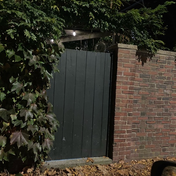 Welcome to Salem - Picture 16 of 16